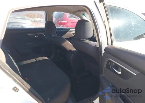 2015 Nissan Altima 2.5 S из США, поврежденный, VIN 1N4AL3AP8FC202817